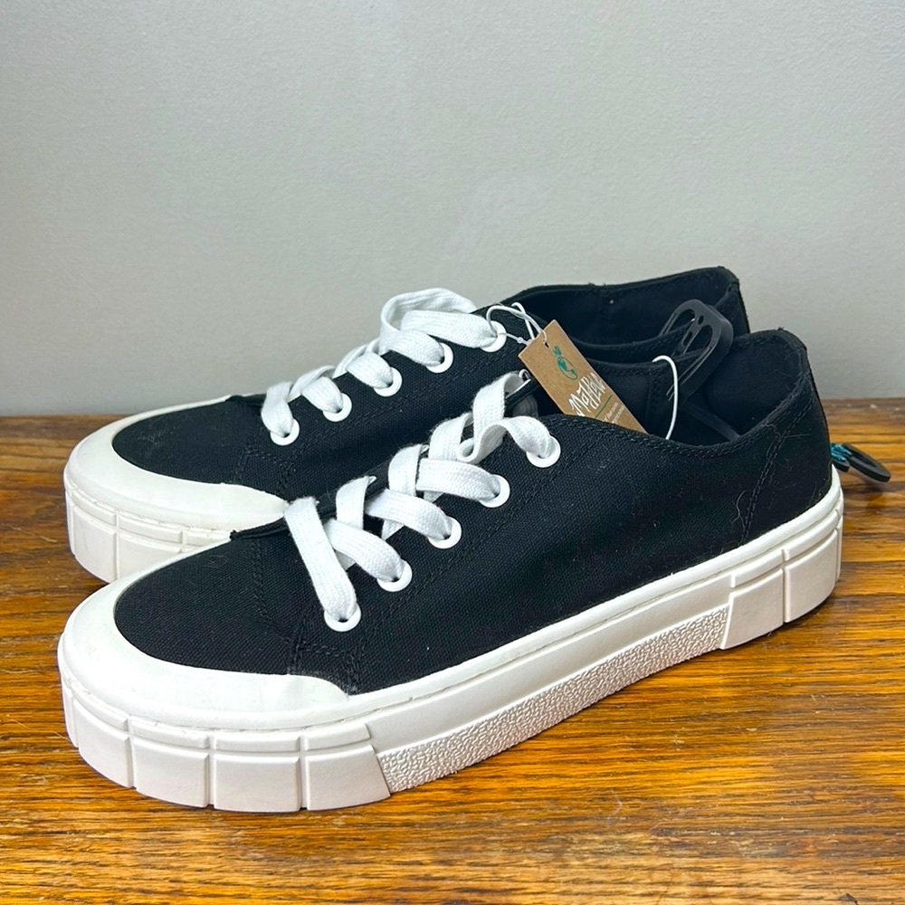 NEW Platform Black Fran Size 10